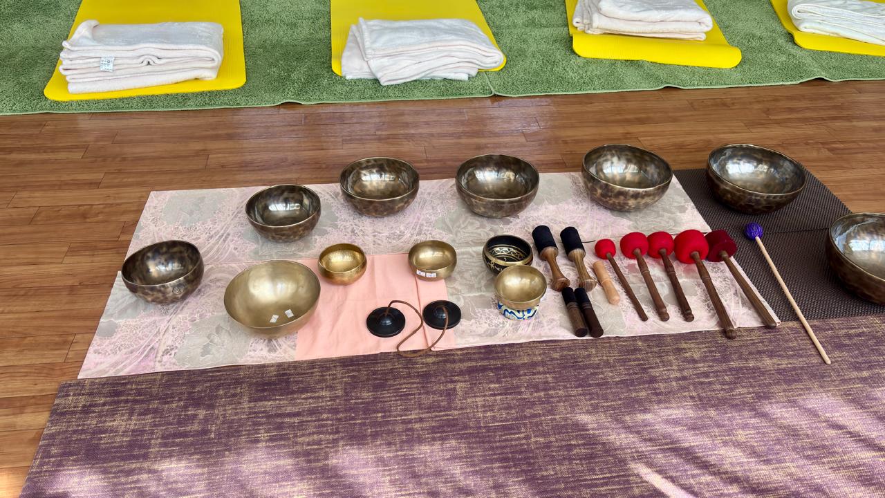 pokhara-sound-healing-at-unmani-yoga-studio-in-pokhara-nepal